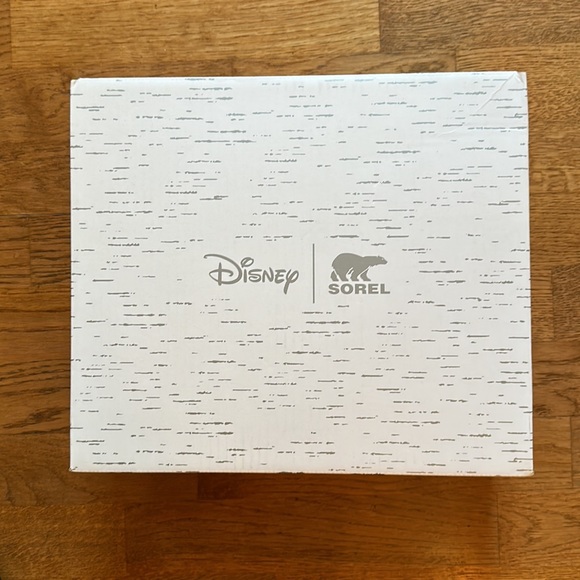 Sorel winter boots- BRAND NEW- Great gift!  New in box.  Disney “Frozen II” - Picture 6 of 7